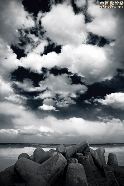 Photoshop照片合成：天空、大海和女孩